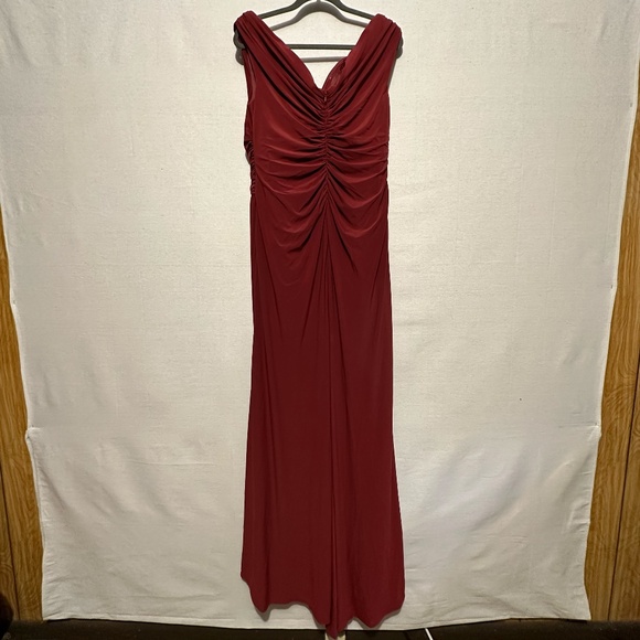 NWT La Femme Ruched Off-The-Shoulder V-Back Dress - size 16W - Picture 4 of 8